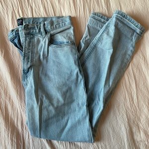 Gap light wash mom jean size 28